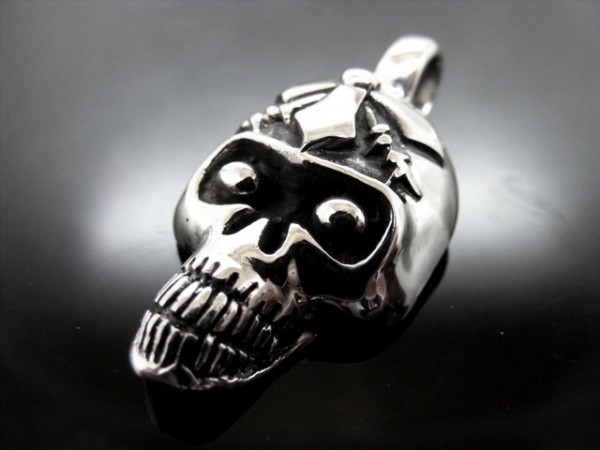 Anhänger "Totenkopf"