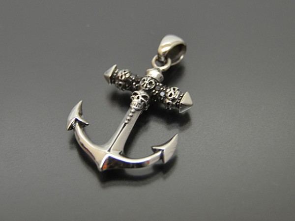 Anhänger "Anker mit Totenkopf"