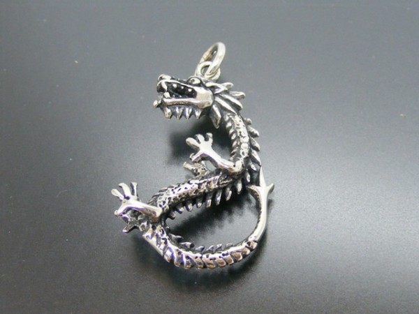 Anhänger Drache