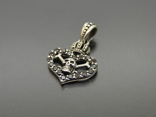 Anhänger "Totenkopf mit Stein"