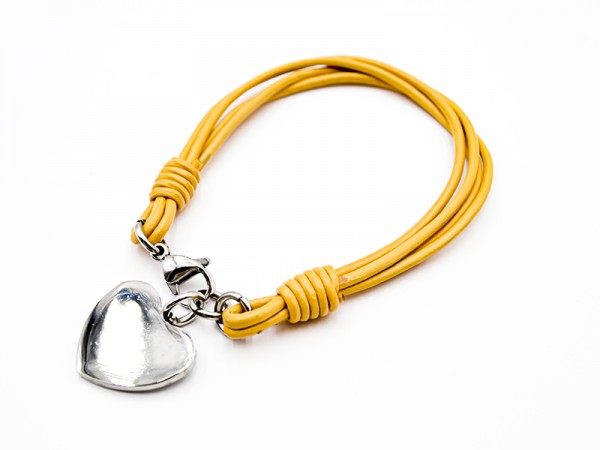 Lederarmband mit Edelstahl Gravurplatte (Herz)