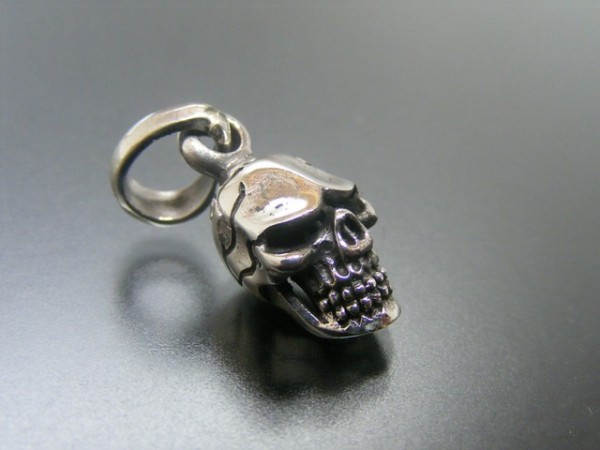 Anhänger "Totenkopf"