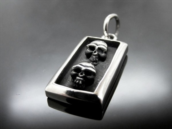 Anhänger Totenkopf