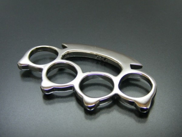 Anhänger "Schlagring"