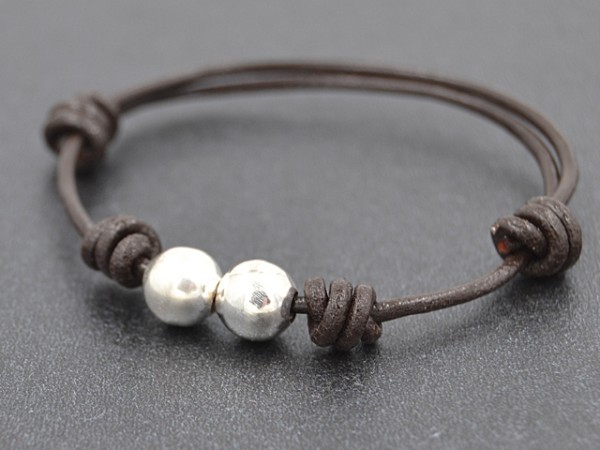 Armband two balls