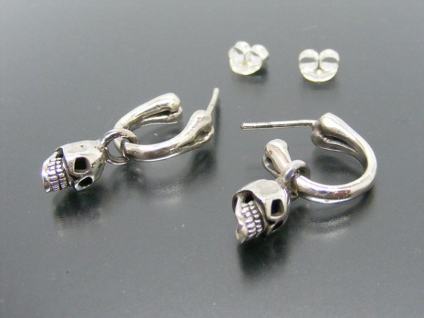 Ohrstecker Totenkopf